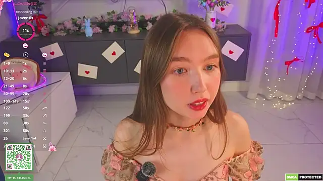 ElfredaTupy Show in webcam