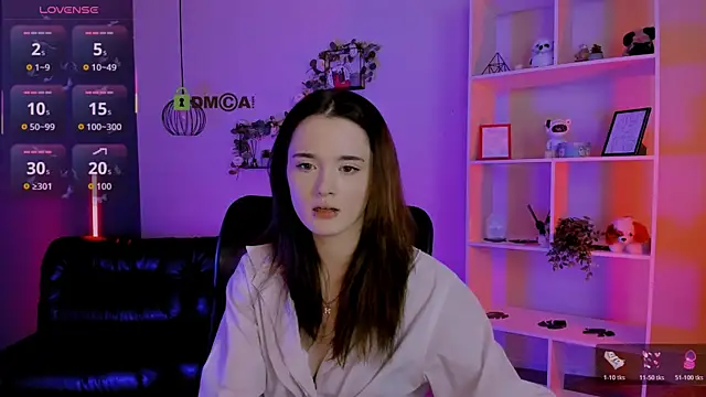 liana_kisses Show in webcam