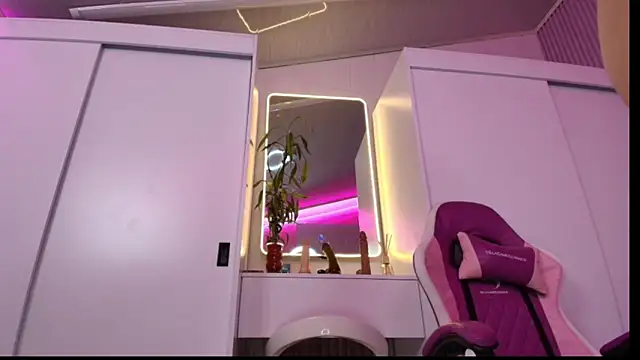 NaomiAmazing01 Adlı Modelin Canlı XXX Sohbeti