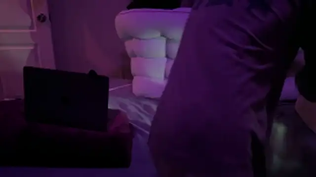 Mardelrey: διαδικτυακό σόου στην κάμερα