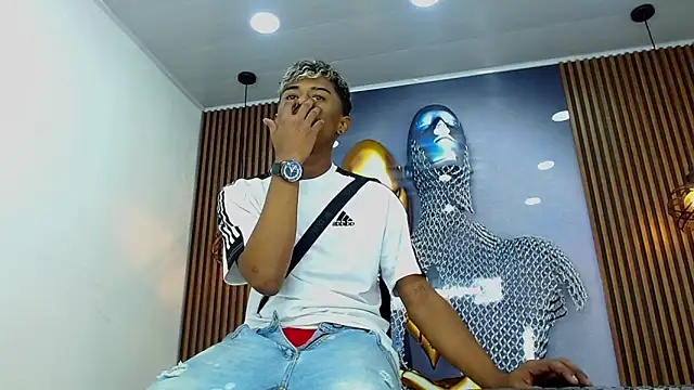 LuckyBluex Live XXX-chat