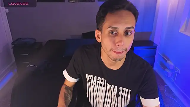 Zack_isback's Webcam Show