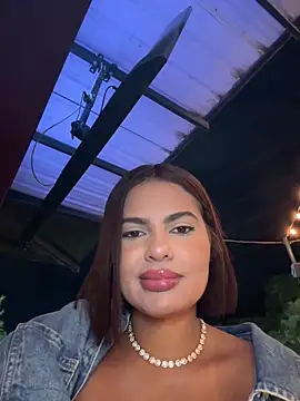 Irina_Velvett élő XXX-chatje