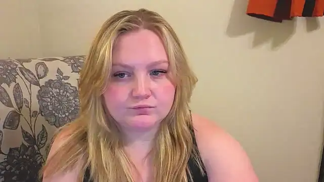 PhatAssBlond's Webcam Show
