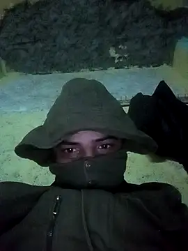 JohnnKe12's Webcam Show