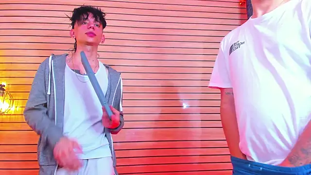 Pokazy przed kamerką – TheBatMansion