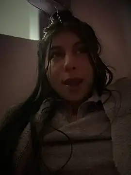 Show de ariella_11 na webcam