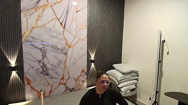 big_tits_in_your_face's Live Chat Room