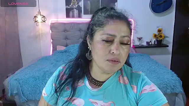 Keyla01_ লাইভ XXX চ্যাট