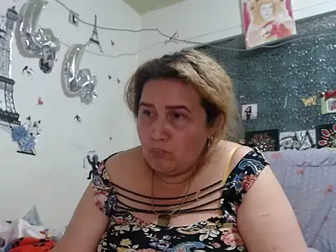 Perla1981-- Chat XXX in diretta