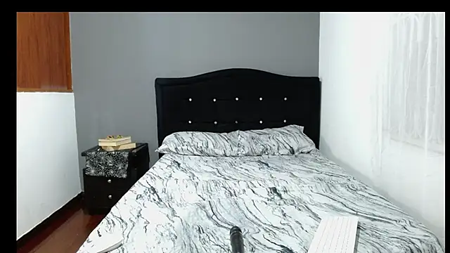 Chatroom XXX en direct de Emilia_1995