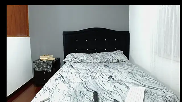 Emilia_1995 – Naživo XXX chat