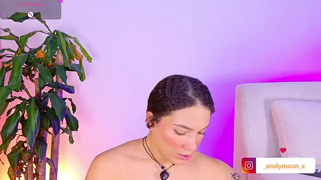 onlyemily_ élő XXX-chatje