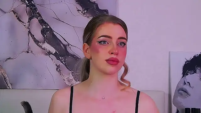 MilanaCeleste élő XXX-chatje