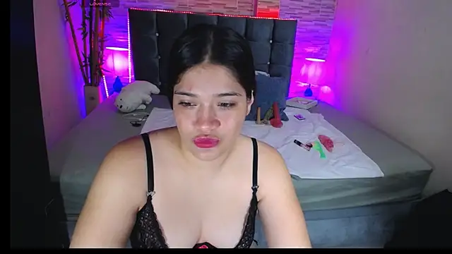 Chatroom XXX en direct de Valeri_hot22