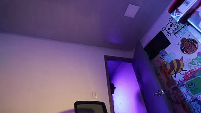 trieone Adlı Modelin Canlı XXX Sohbeti