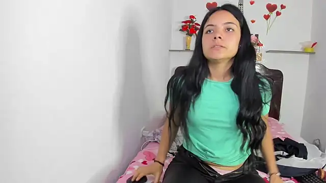 Chat +18 de Aura_velour21 ao vivo