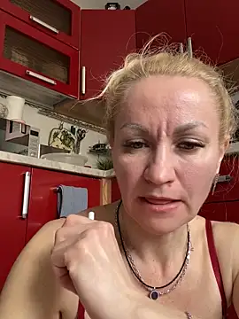 kira_saning Chat XXX in diretta