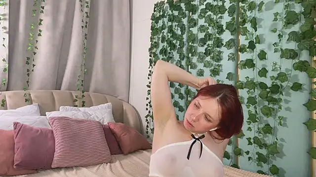 Love_is_Lola Live XXX-chat