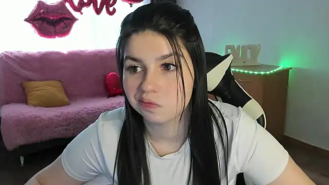 Онлайн чат XXX KisaModel