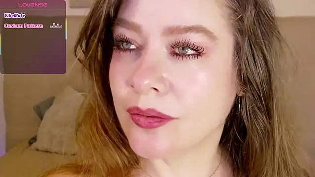 PetersEmily élő XXX-chatje