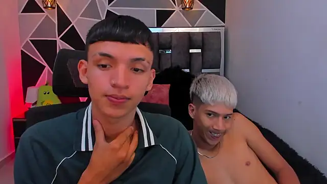 Czat XXX na żywo – Juan_Nd_Steven