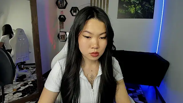 Chatroom XXX en direct de LunaPurrr