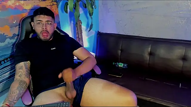 Im_Axiel's Live XXX Chat