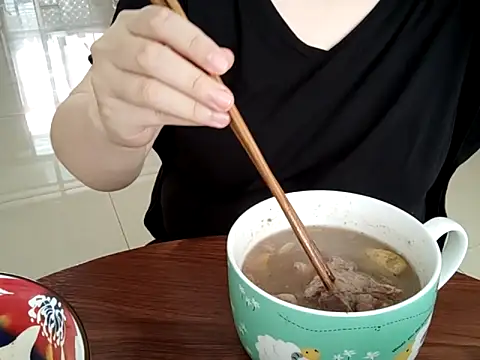 AngelwithEcup 即時 XXX 聊天