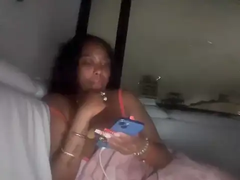 ChocolateCakeQueen's Live XXX Chat