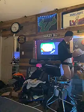 Twist_N_Tease Show in webcam