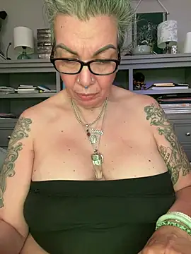 dieseldame1313 Adlı Modelin Canlı XXX Sohbeti