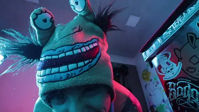 Вебкам-шоу trieone