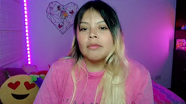 แชท XXX สดของ EllieMoonX