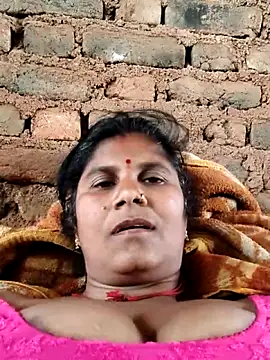 Hot_di97's Live Chat Room