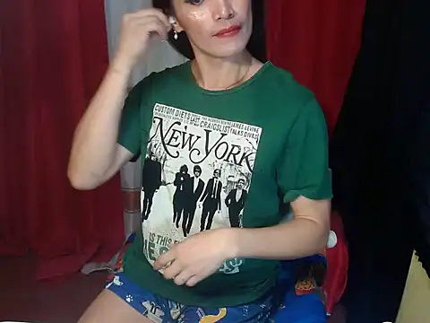 Show de HornyKerujieTrans na webcam