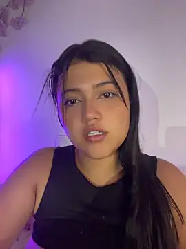 XXX chat uživo modela alisson_carolina73