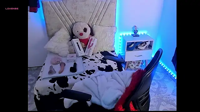 XXX chat uživo modela Mia_Victoria22