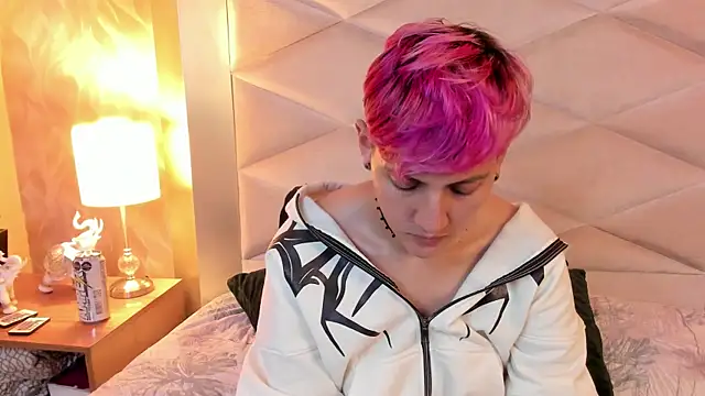 XXX chat uživo modela DannyRouds