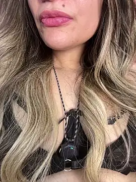 ZyrellaのライブXXXチャット