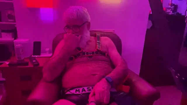 Онлайн чат XXX LeatherSdaddy