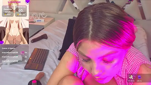 Miah_Stewart: онлайн-секс-чат