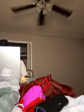 oliviaprettypussy: онлайн-секс-чат