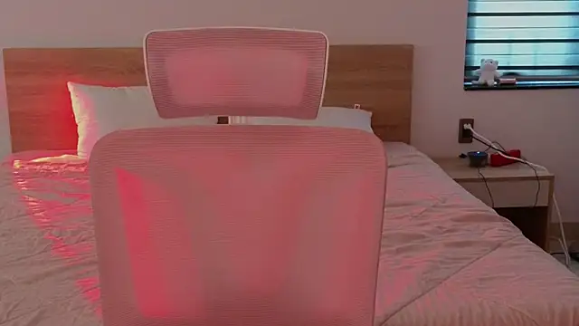 YasmineWest Chat XXX in diretta