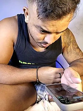 Naughty_Charly élő XXX-chatje