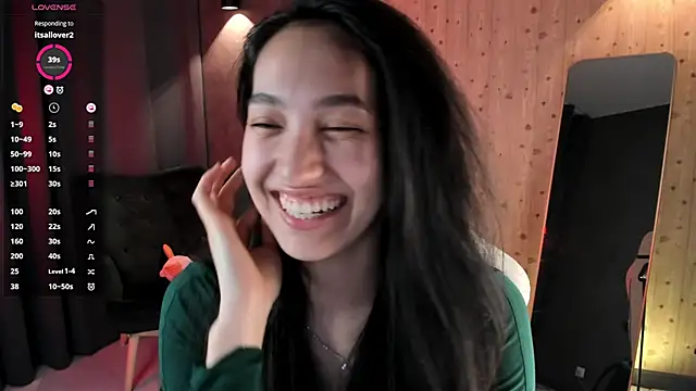 Czat XXX na żywo – FlirtyAura