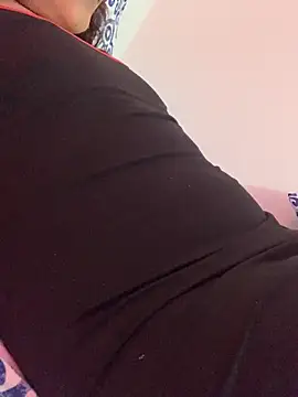 La-Gatiita-trans Show in webcam