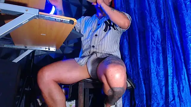 Pertunjukan Kamera Web MONSTER_COCK_