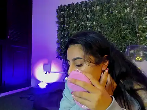 AbbyTaylorr Adlı Modelin Canlı XXX Sohbeti