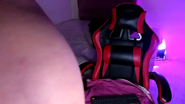 Alyn__miller's Live Chat Room